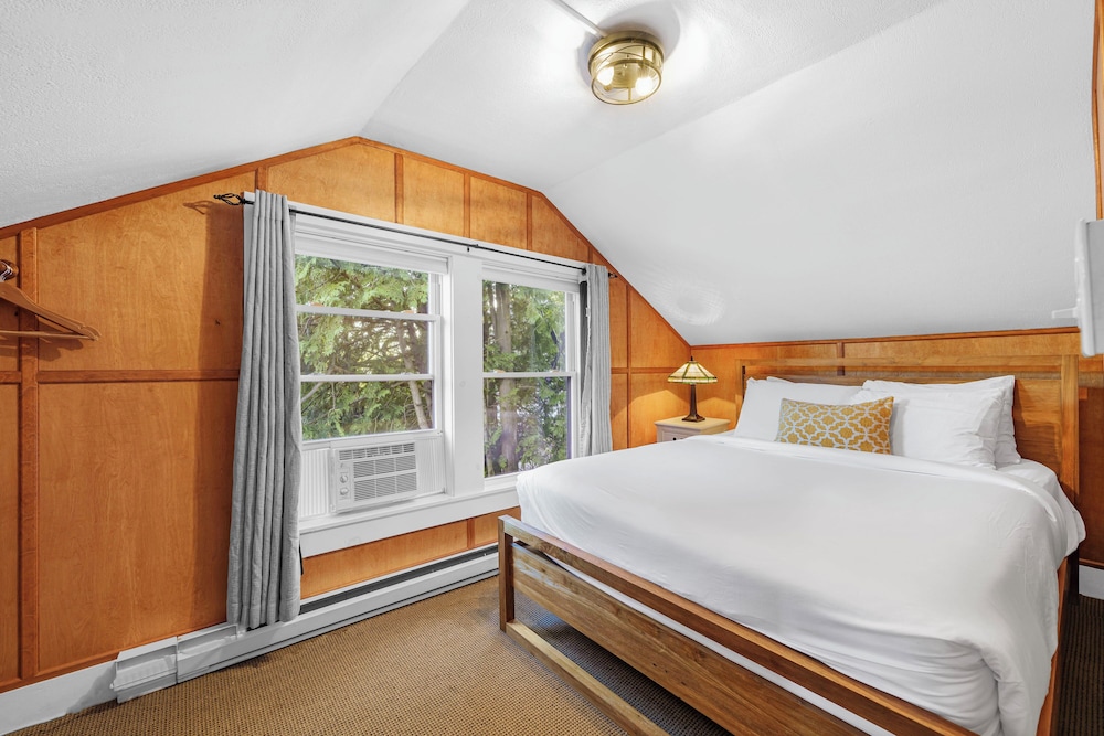 Placid Bay Hotel 5/50