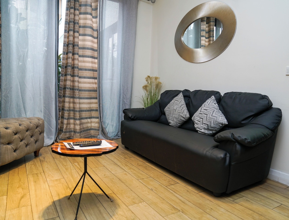Accra Luxury Apartments Cantonments (Ex A-Lux Apartments) 50/80