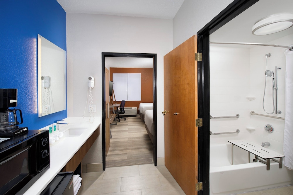 Holiday Inn Express Hotel Suites San Antonio Downtown Market Area 36/38