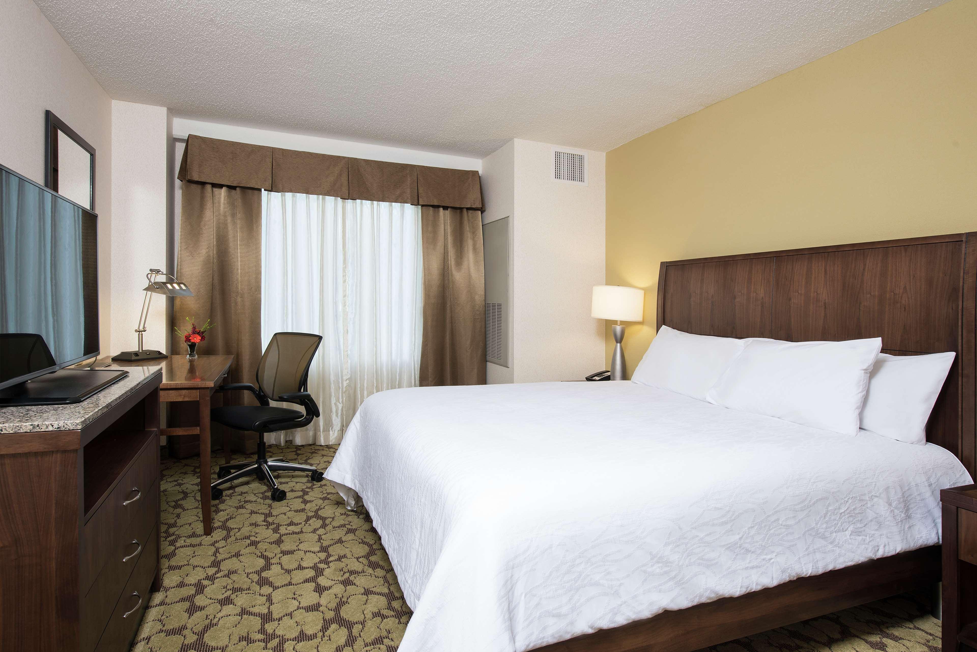 1 BEDROOM, SUITE, KING BED