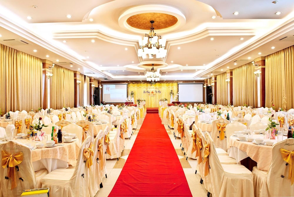 M Village Hotel Da Nang Centre, a brand of Modern Village Lifestyle 53/58
