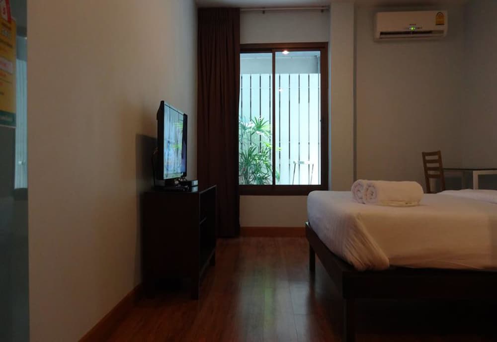 Mango Bedroom Inn 24/35
