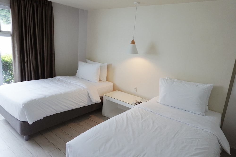LeBlanc Hotel and Resort 5/16