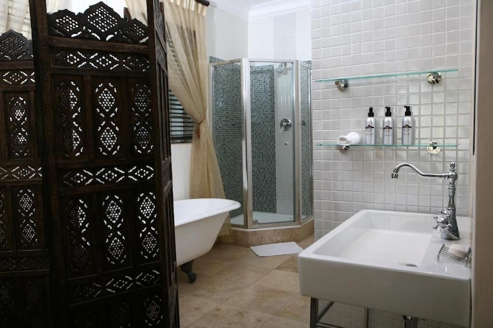 Clico Boutique Hotel 24/63