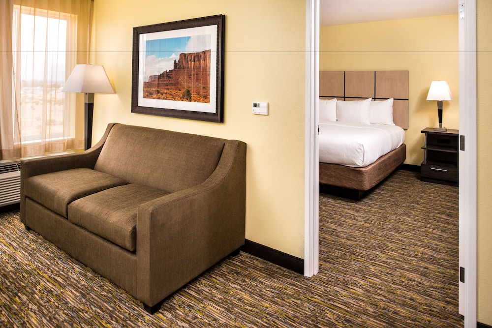 CANDLEWOOD SUITES CARLSBAD SOUTH 36/50
