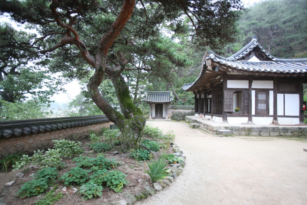 Okyeon Pavilion 36/50