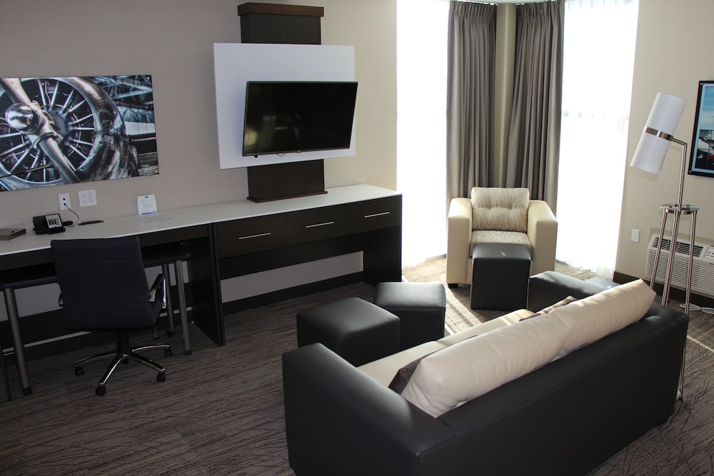 Holiday Inn Express Suites Cold Lake 48/73