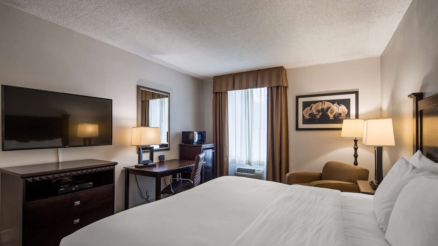 Best Western Paramus Hotel & Suites 4/35