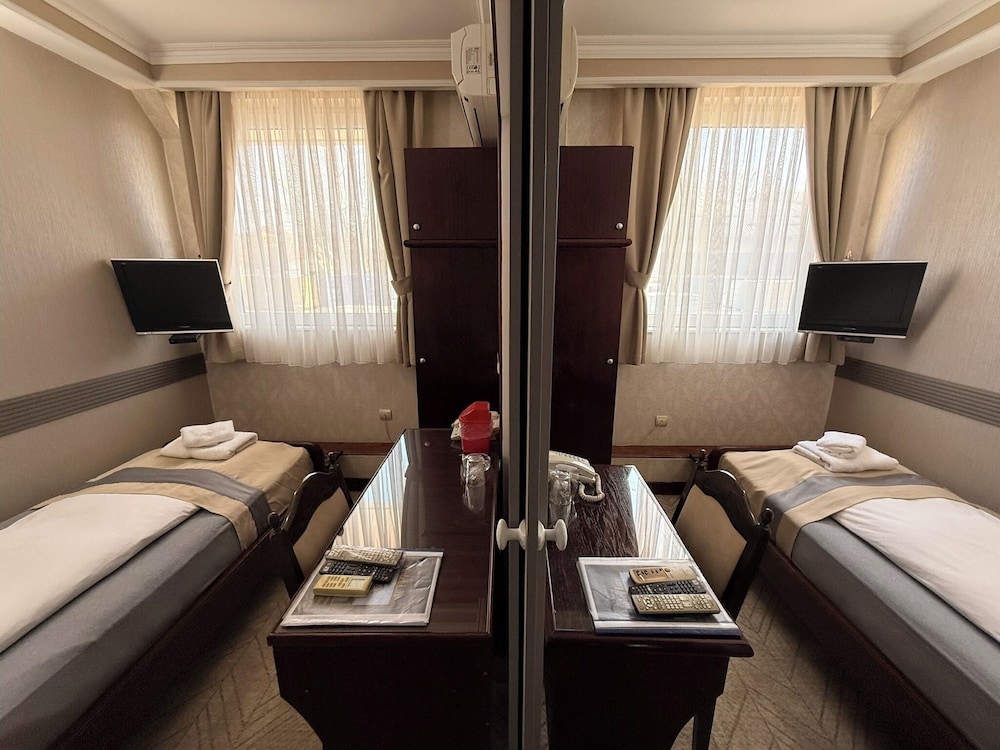 Garni Hotel Lav 41/50
