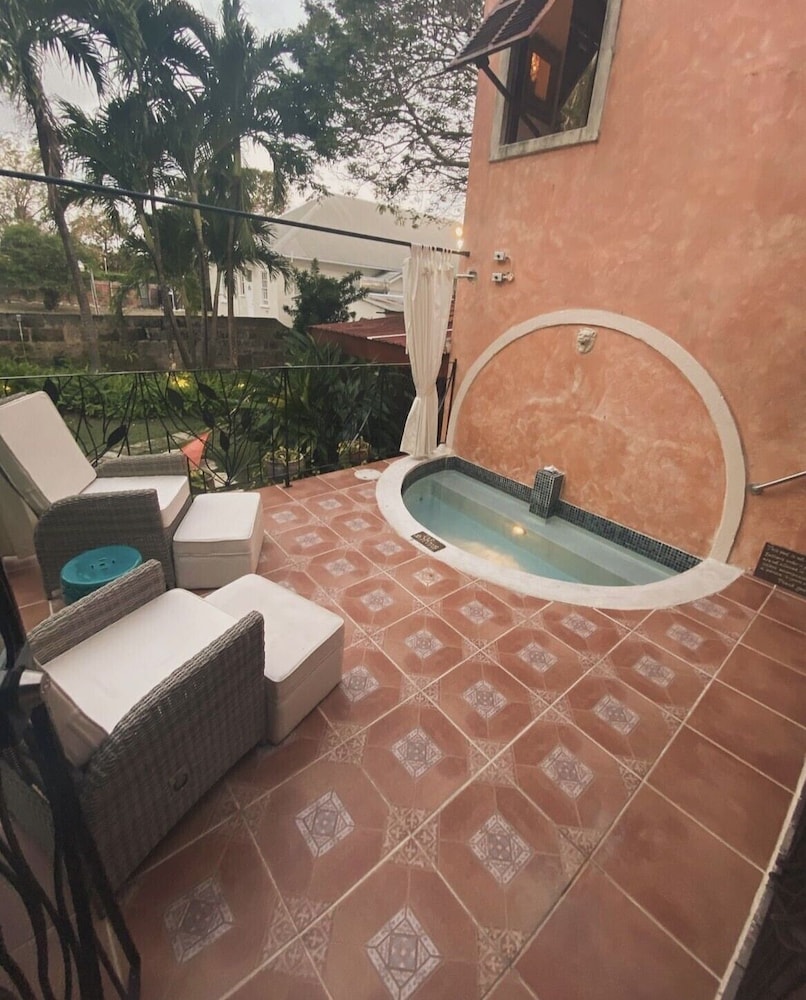 Little Arches Boutique Hotel Barbados 25/50