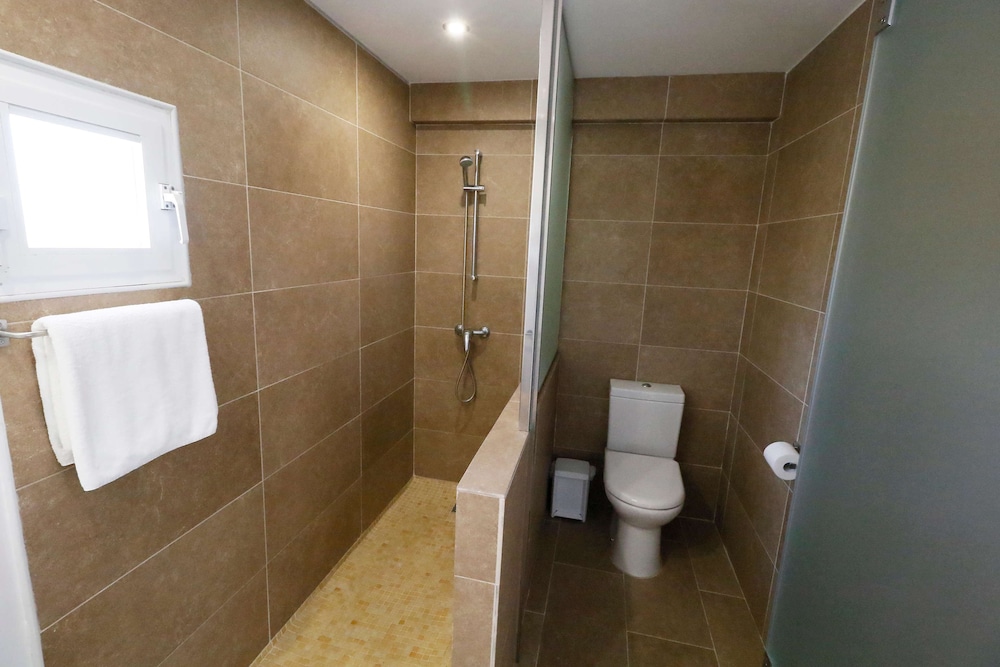 غرفة سوبيريور بسرير كوين، Gabarda Hotel 7/10