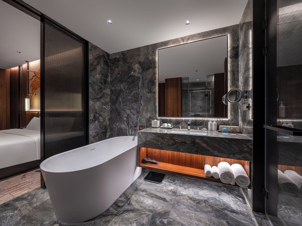Howard Johnson By Wyndham Guotou Plaza Zigong 32/32