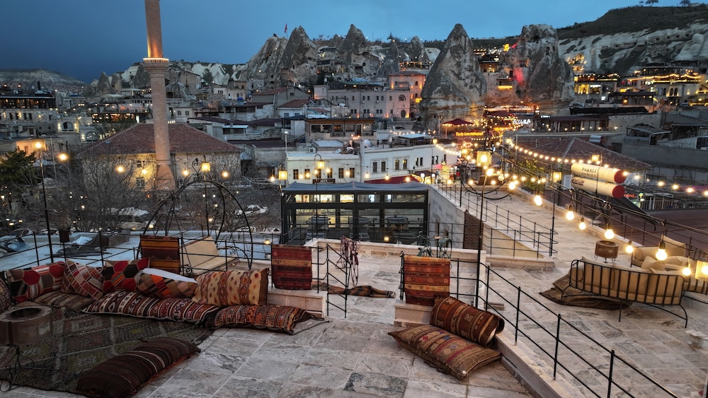 Noahs Ark Cave Hotel 42/50