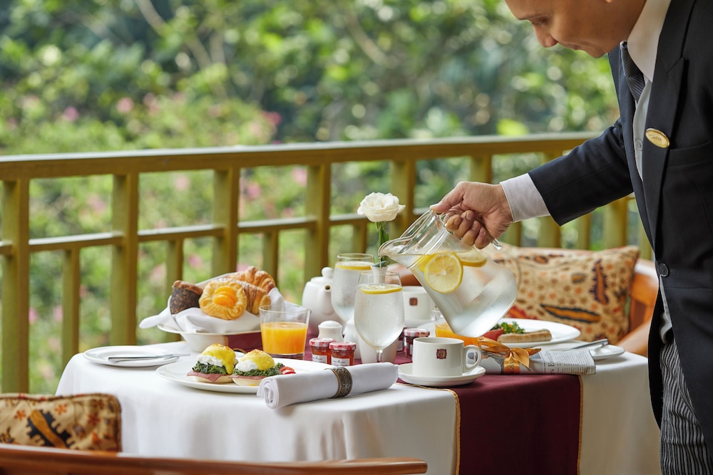 The Dharmawangsa Jakarta Hotel 39/63