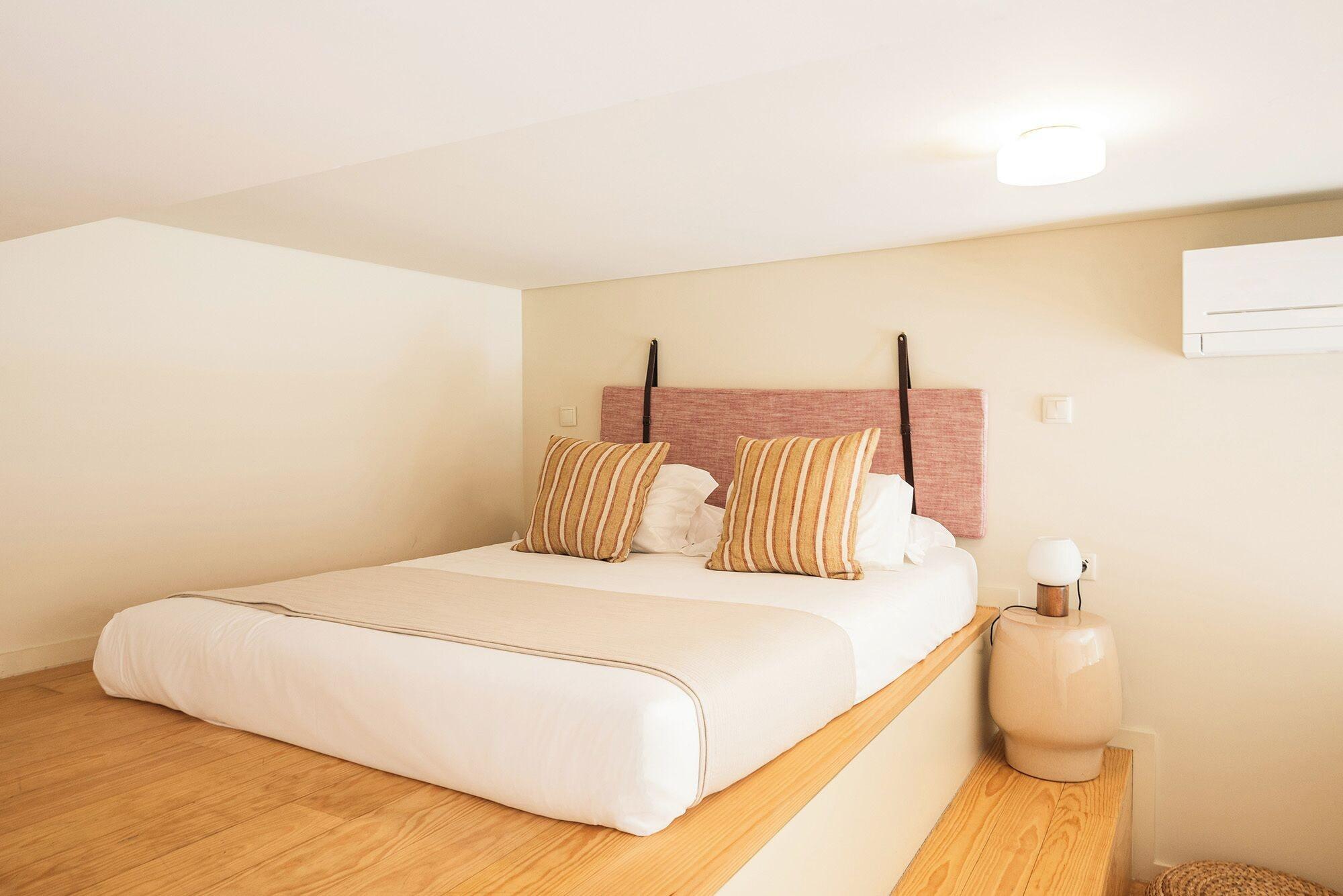 Mezzanine, Studio, Pool View