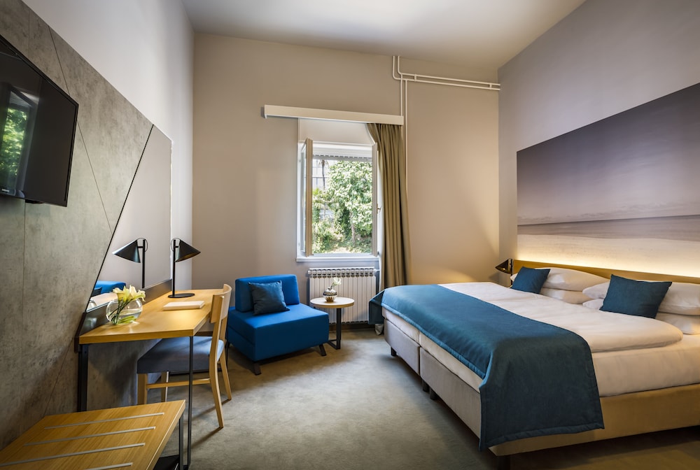 Room at Hotel Istra, OPATIJA