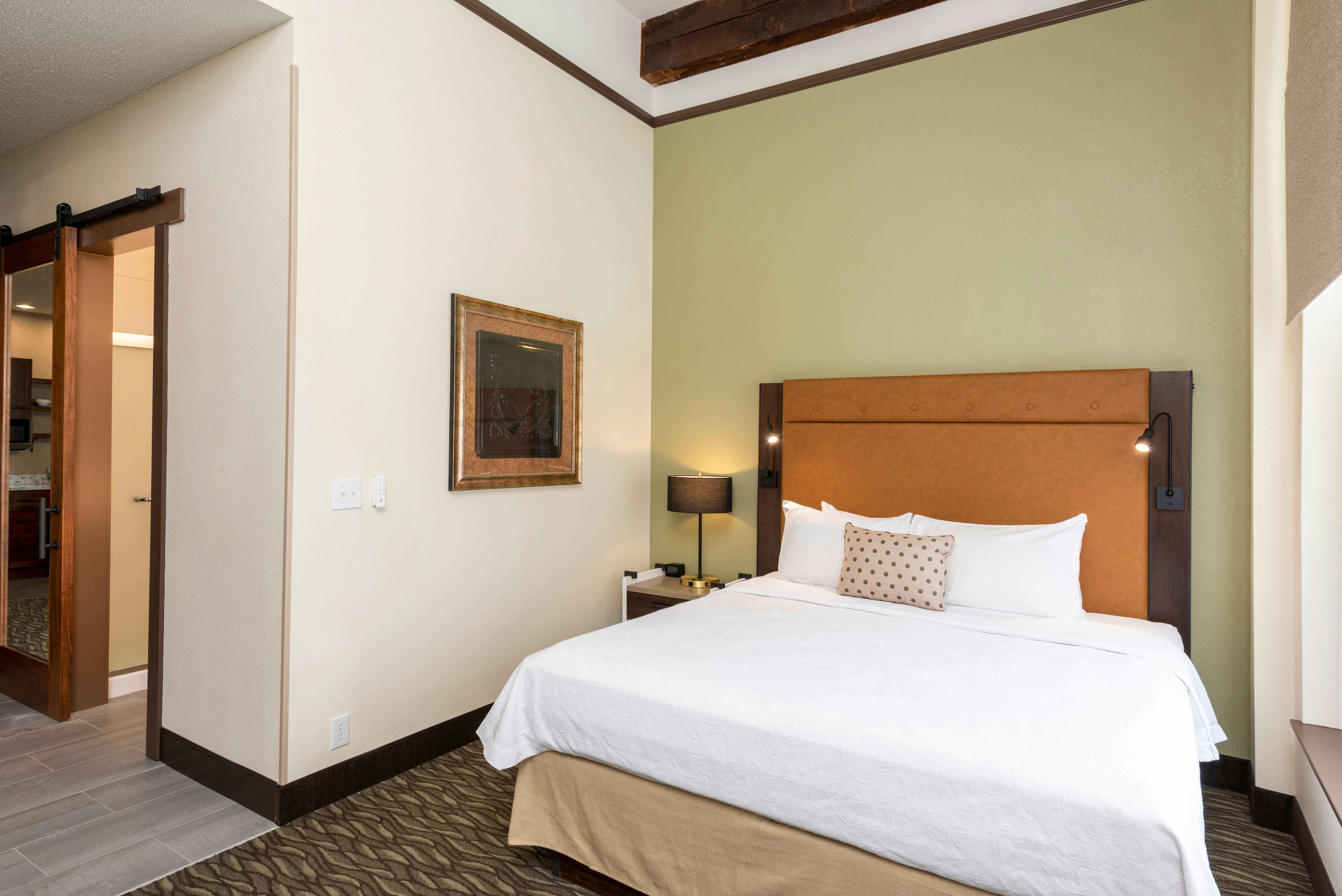 جناح بسرير كينج بغرفة نوم واحدة، Homewood Suites by Hilton Indianapolis-Downtown 2/3