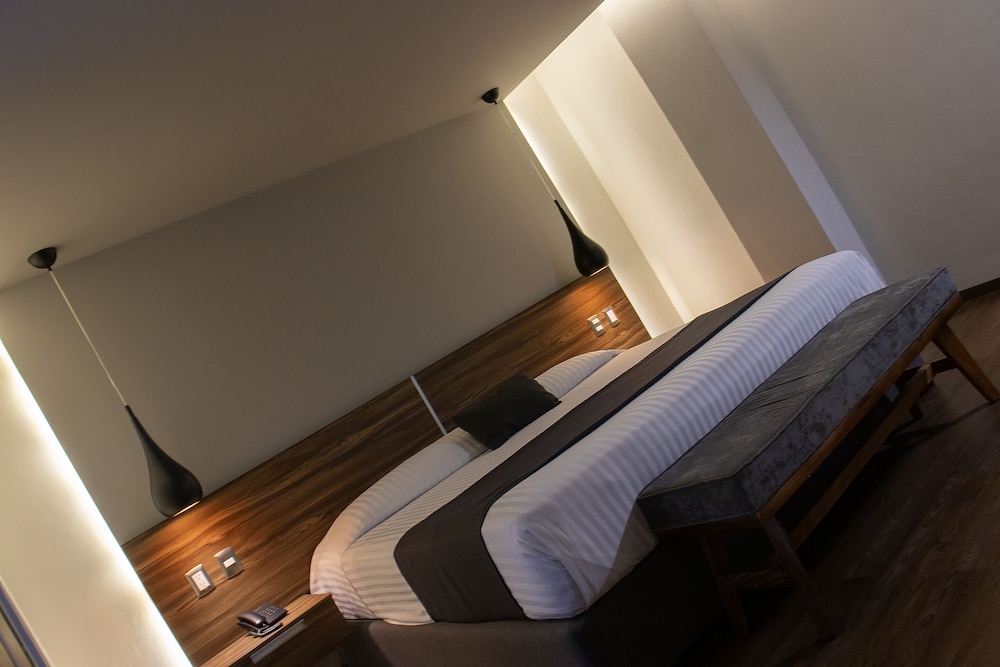 Estanza Hotel and Suites 19/58