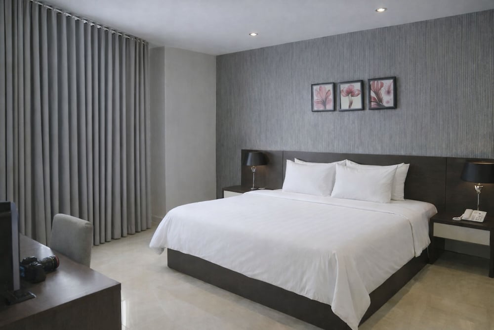 Golden Queen Aparthotel 24/63