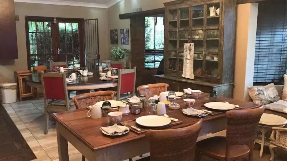 Town And Country Guest House 33/50