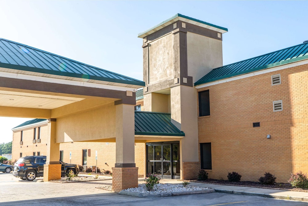 Quality Inn Whiteville North 4/37