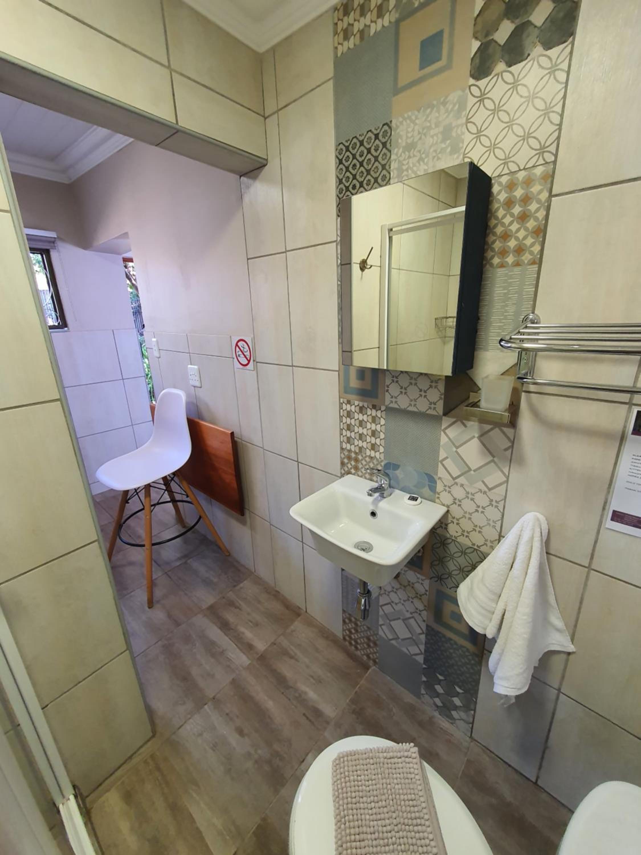 Rustic Forest Guest House 12/14
