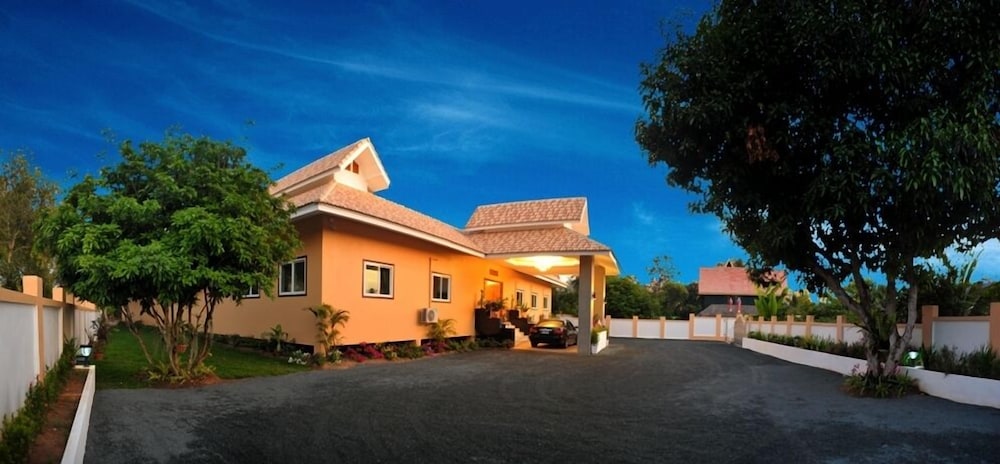 Nok Resort & Hotel 6/50