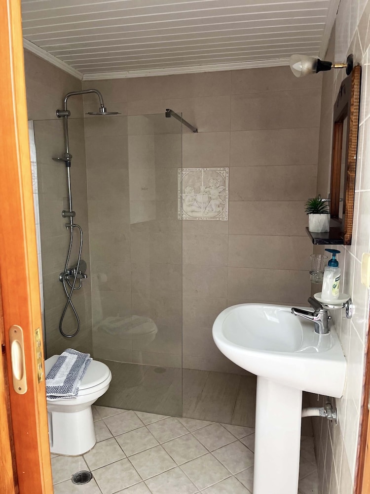 Skandalis Traditional Suites 46/50