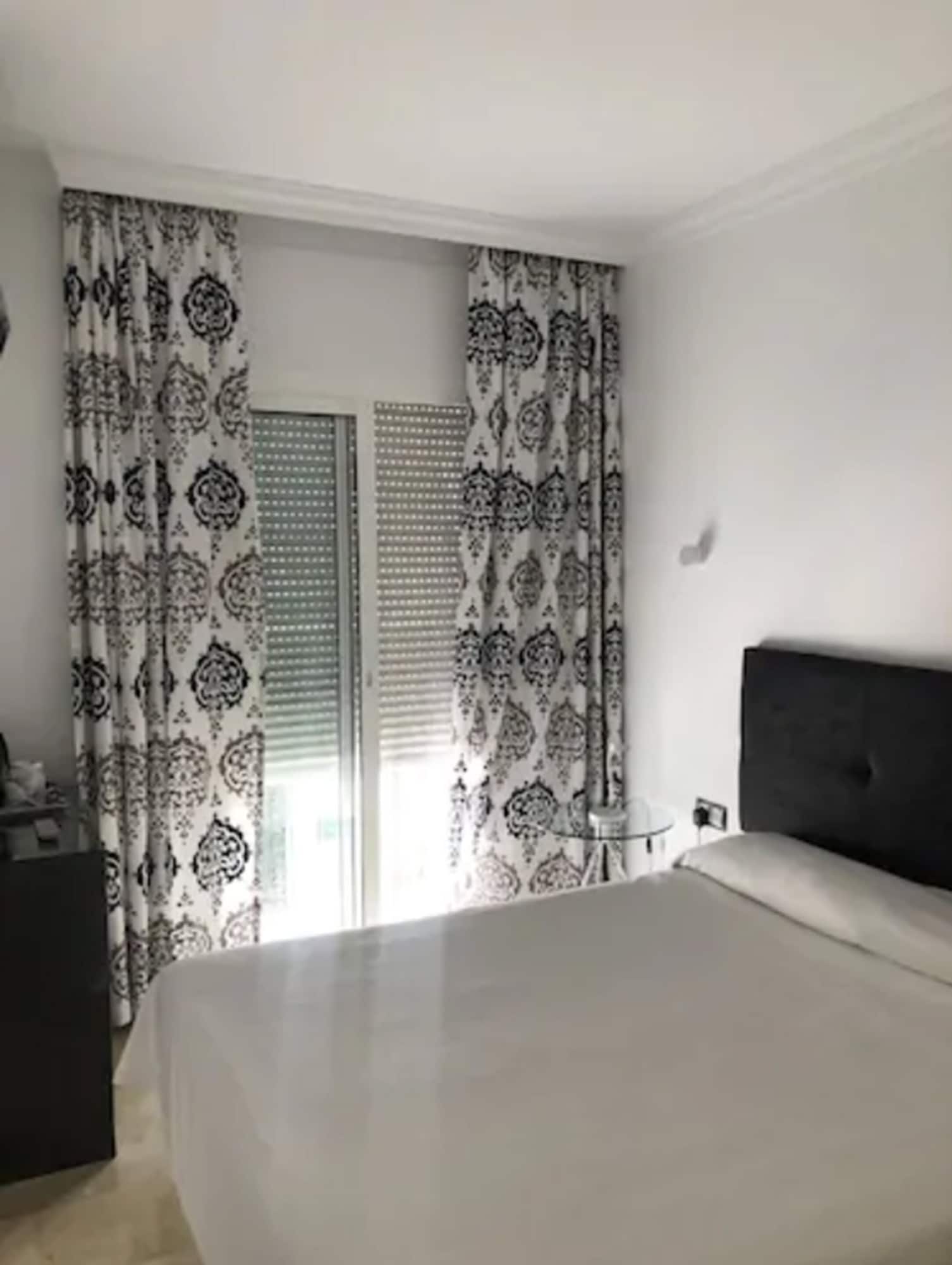 hostal abril