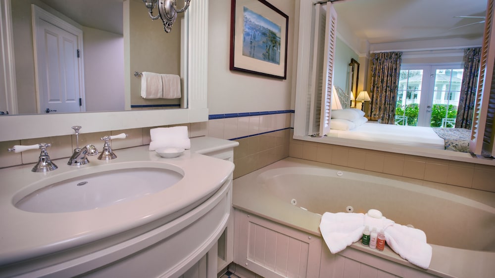 Disneys Beach Club Villas 32/35