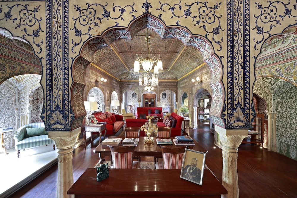 SAMODE HAVELI 37/55