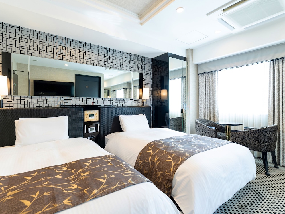 DELUXE, TWIN BEDS