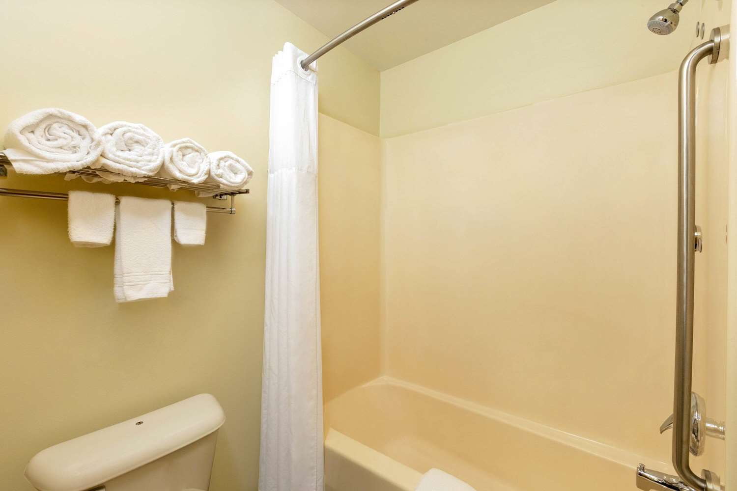 Americinn By Wyndham Jefferson 20/20