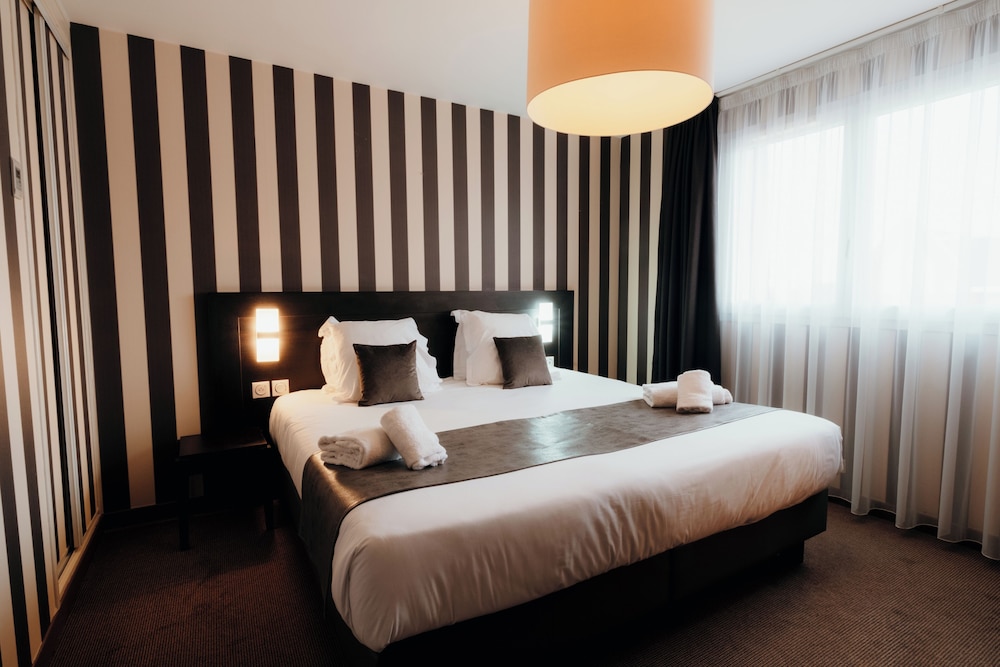 Hotel Red Fox 37/61