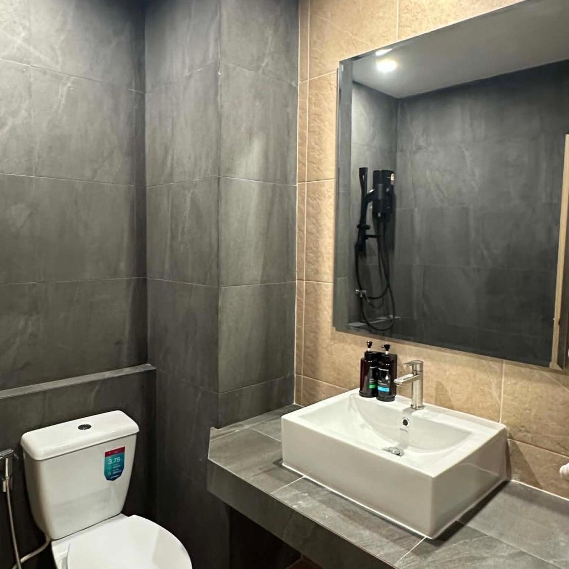 غرفة ديلوكس بسرير كينج، Tokyo Hotel 5/7