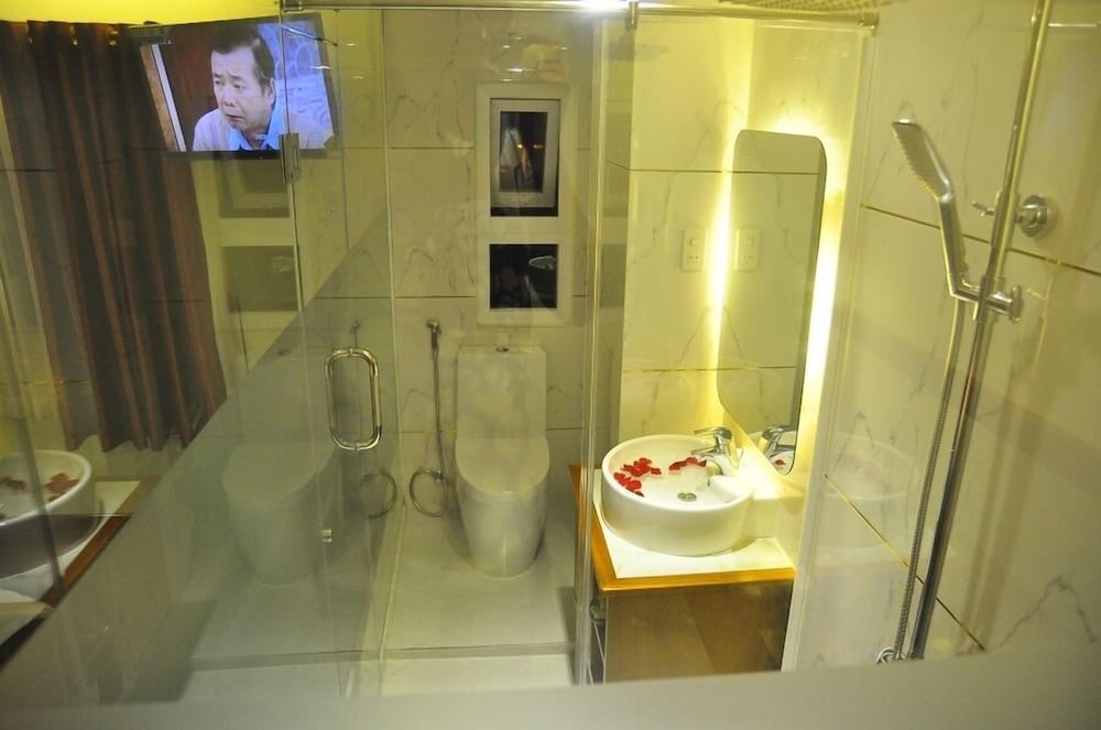 Art Deluxe Hotel 7/60