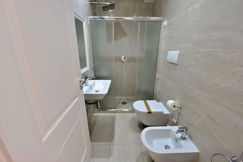 Alis Hotel 52/54