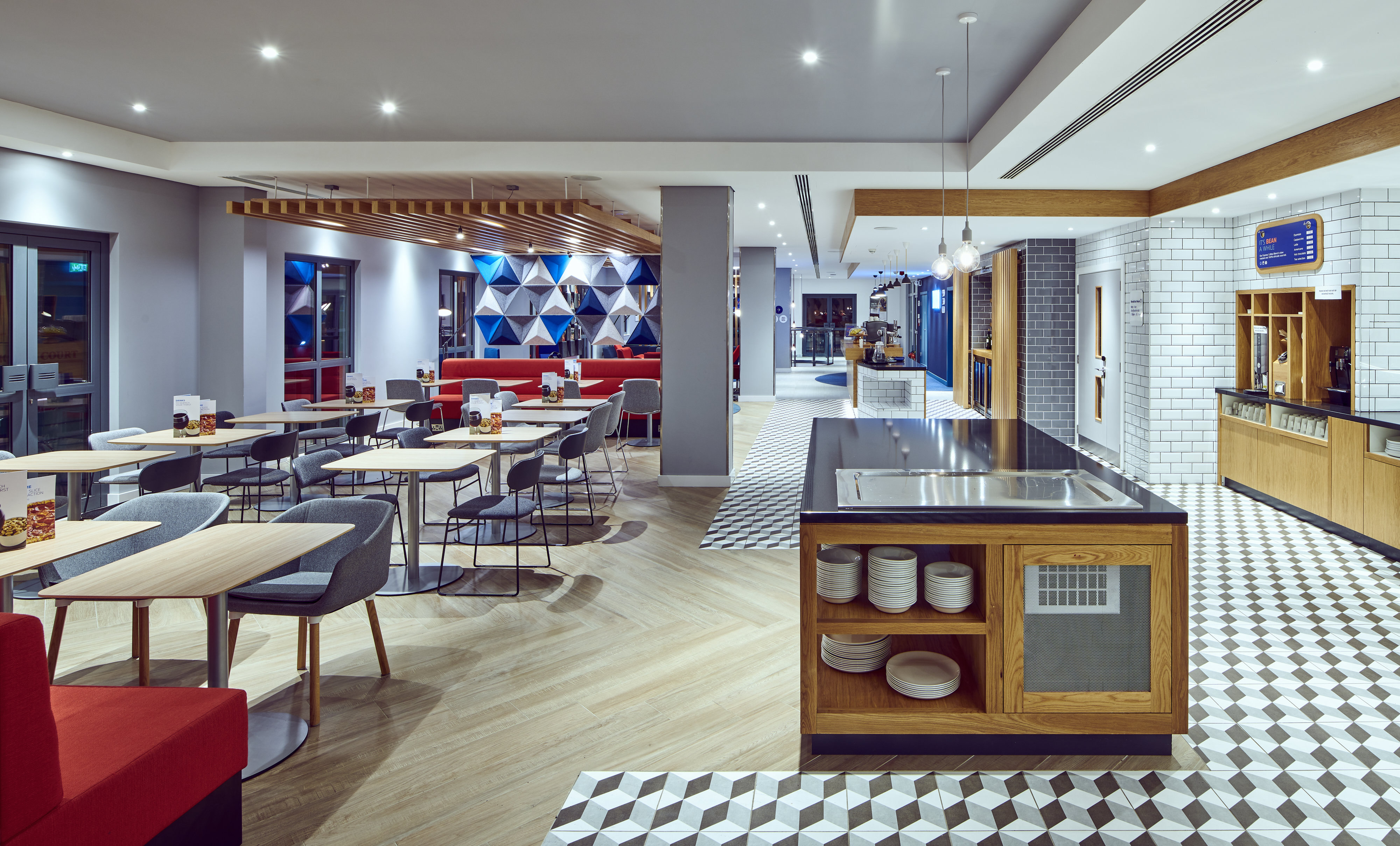 Holiday Inn Express Gibraltar 33/48