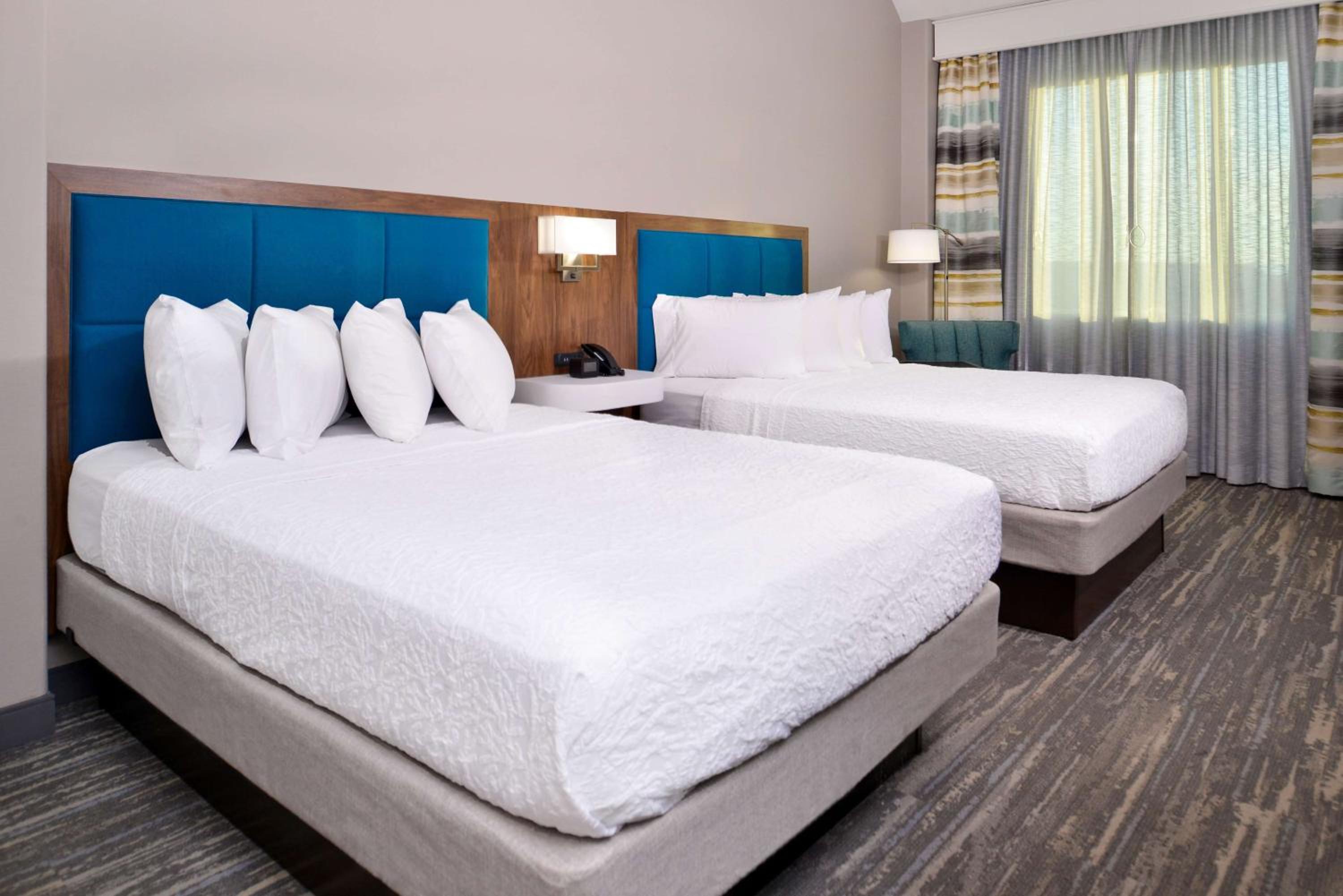 Upstairs, Family Suite, Loft, 2 Queen Beds, Sofa