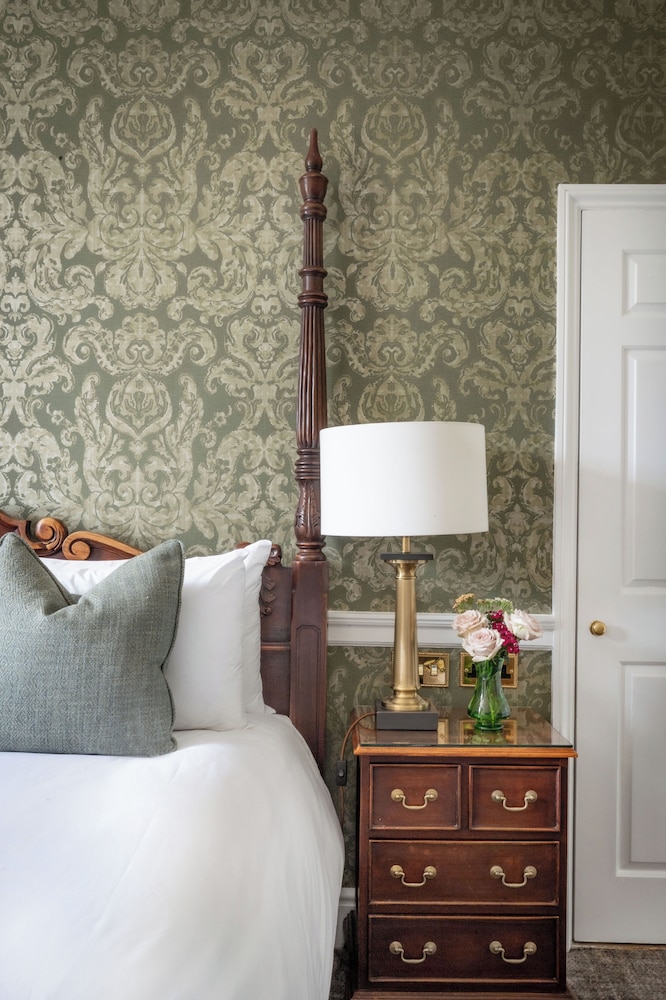 Manor, Classic, House, Twin Beds