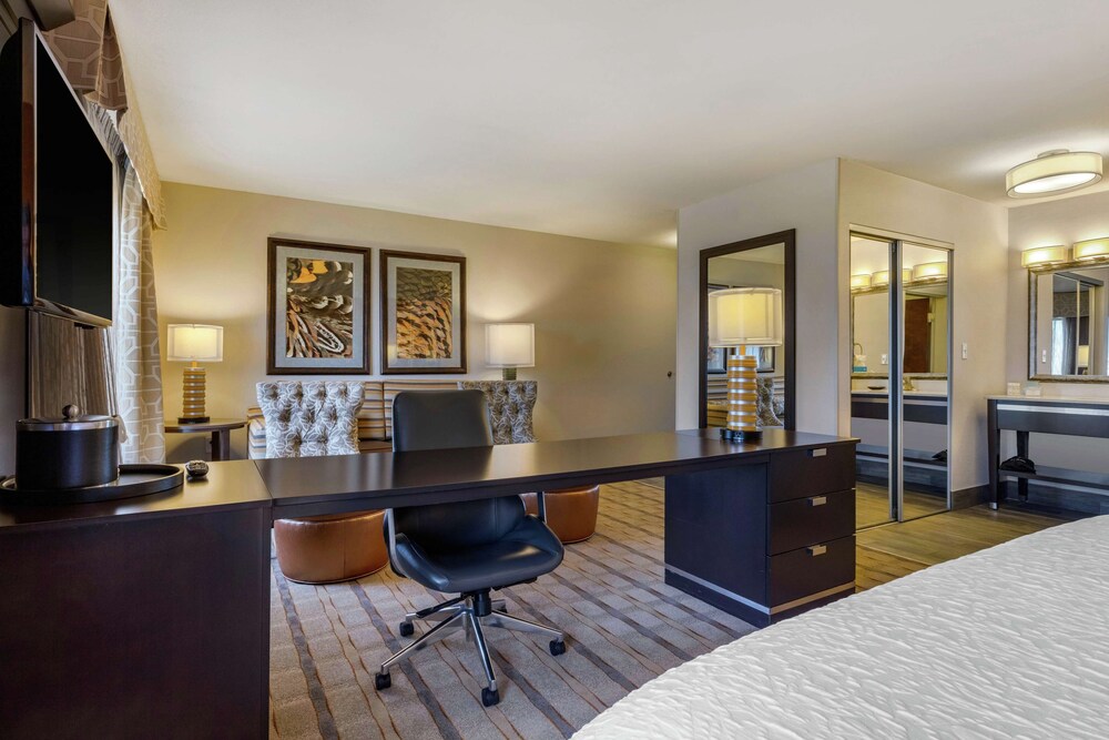 Hampton Inn & Suites Columbus 44/47