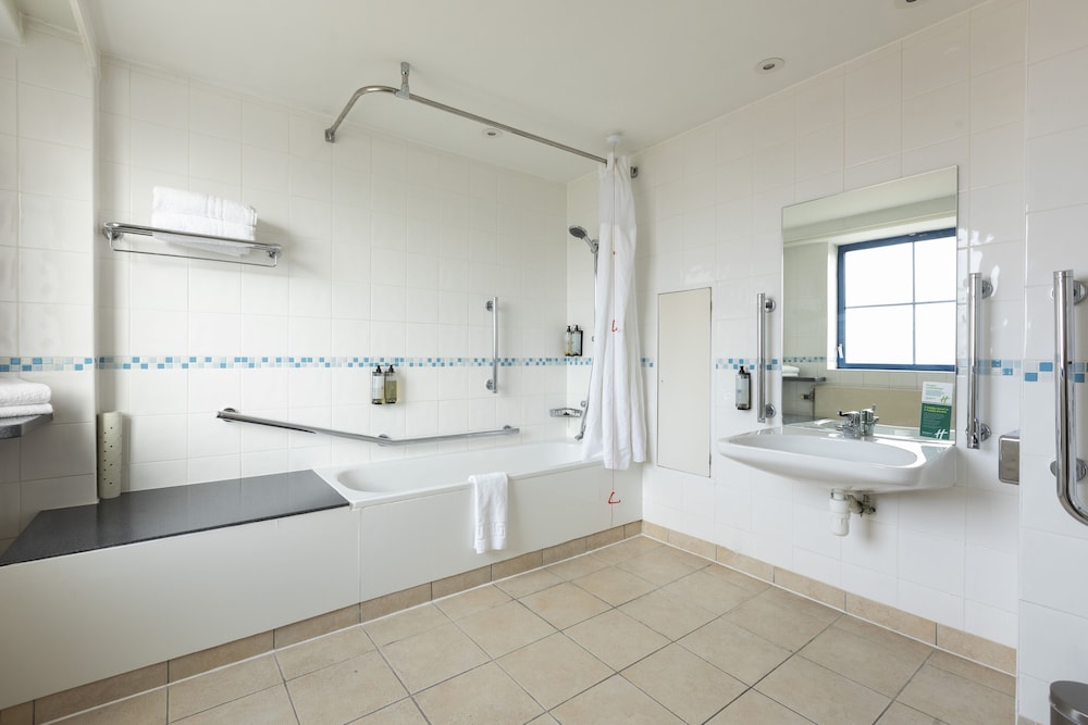 غرفة بسرير كوين لذوي الإعاقة، Holiday Inn London Sutton 2/2