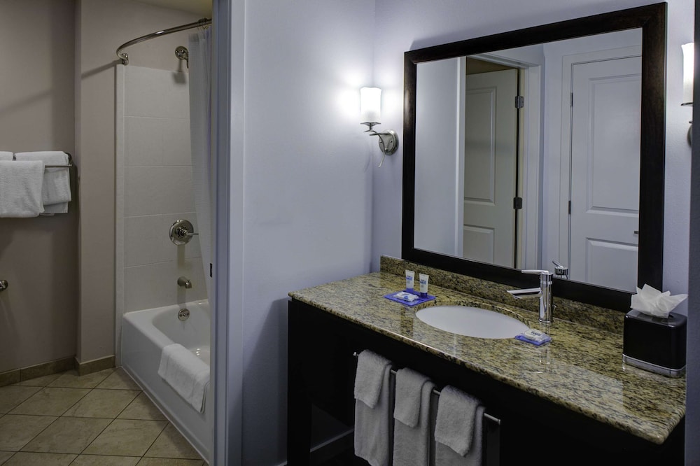 HYATT HOUSE SHELTON 23/27
