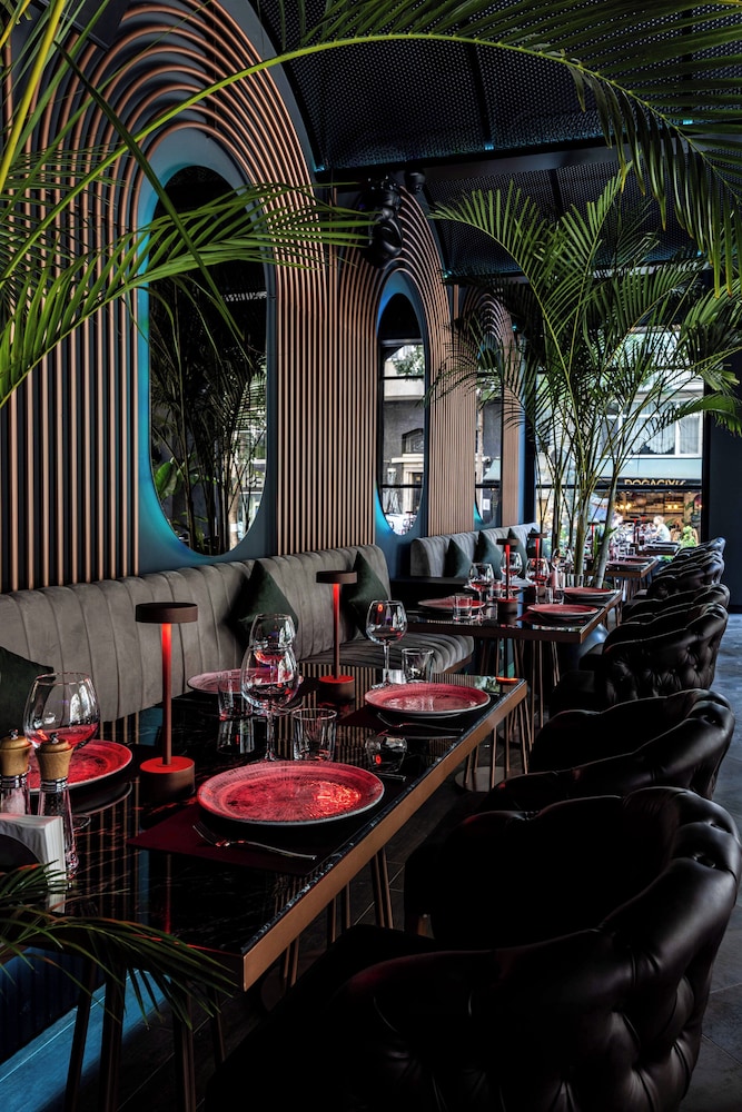 AHC Taksim Hotel 68/73