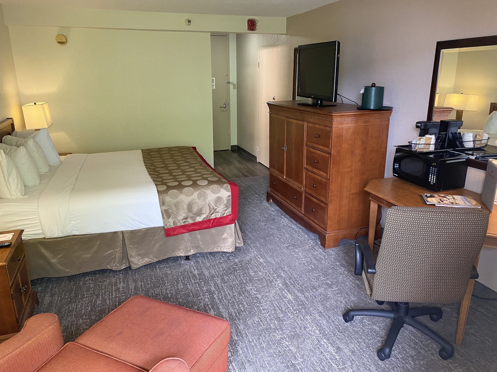 غرفة بسرير كينج لذوي الإعاقة، Hotel Mesa Albuquerque Midtown 8/10