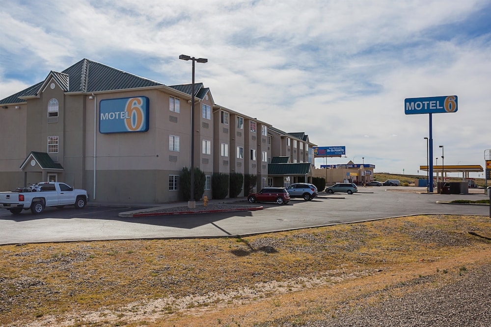 Motel6 Bernalillo, NM 56/62