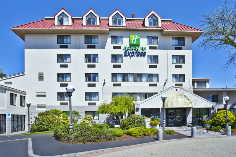 Holiday Inn Express Boston-Waltham 6/44