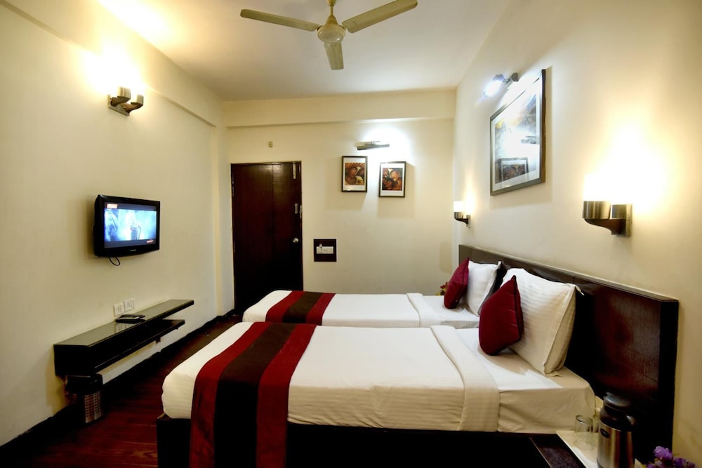 Crystal Inn Hotel 8/50