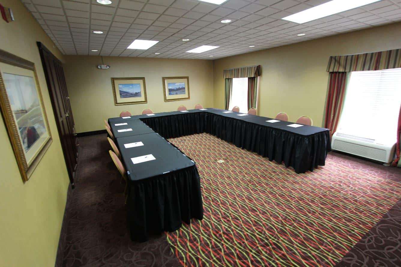 Baymont Inn and Suites Findlay 1/7