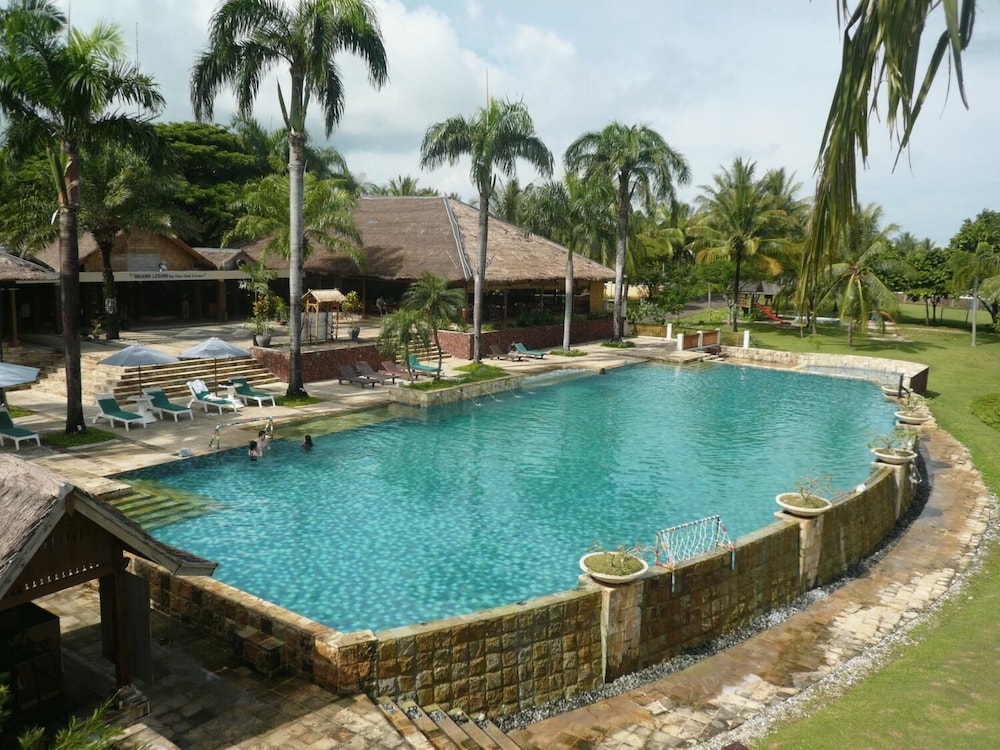Tanjung Lesung Beach Hotel 48/50